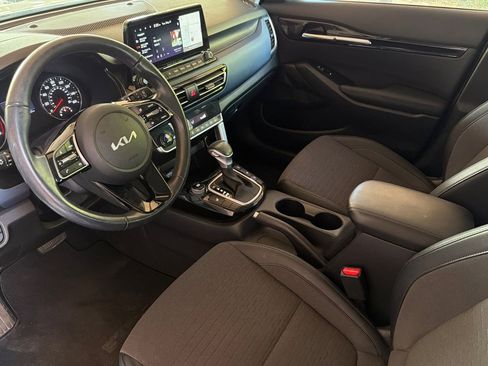 Used 2023 Kia Seltos S w/ Navigation Package AWD/4WD image 11
