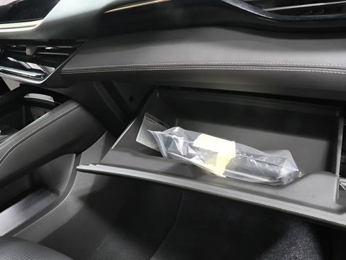 Used 2024 Buick Envision Avenir image 37