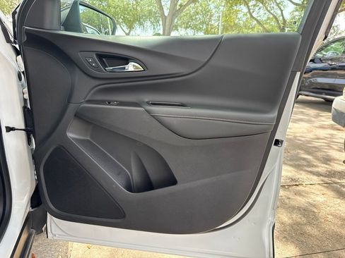 Used 2021 Chevrolet Equinox Premier FWD image 22