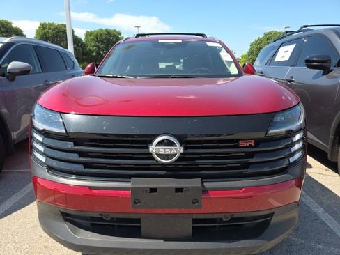 Used 2025 Nissan Kicks SR FWD image 2