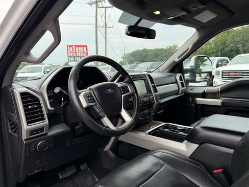 Used 2019 Ford F250 Lariat w/ Lariat Value Package image 27