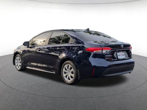 Used 2025 Toyota Corolla LE FWD image 4