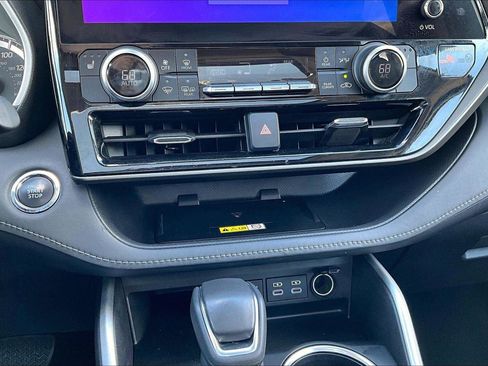 Used 2023 Toyota Highlander XLE image 32