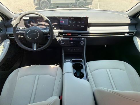 Used 2025 Hyundai Sonata SEL FWD image 2