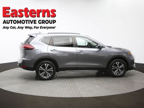 Used 2020 Nissan Rogue SV w/ Premium Package image 51