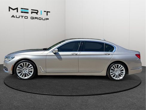Used 2016 BMW 750i RWD image 5