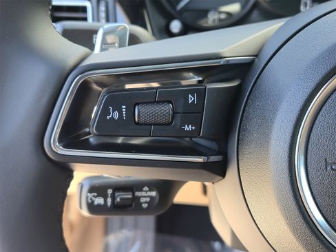 New 2025 Porsche Macan image 22