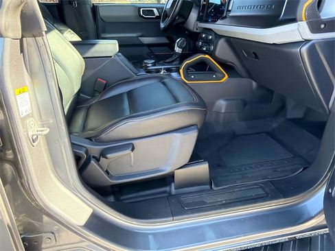 Used 2023 Ford Bronco Badlands w/ Sasquatch Package image 13