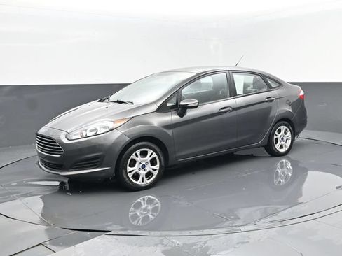 Used 2016 Ford Fiesta SE w/ Cold Weather Package FWD image 1