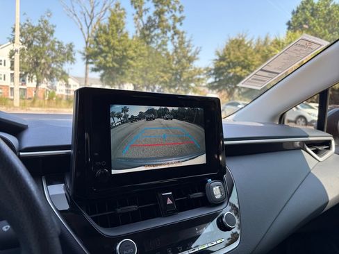 Used 2025 Toyota Corolla LE image 16