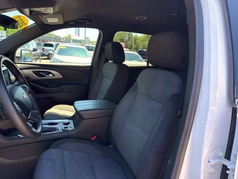 Used 2023 Chevrolet Traverse LT AWD/4WD image 16