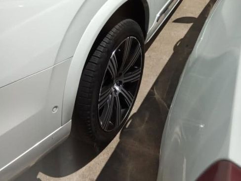 Used 2023 Volvo XC90 T8 Plus w/ Protection Package Premier image 11