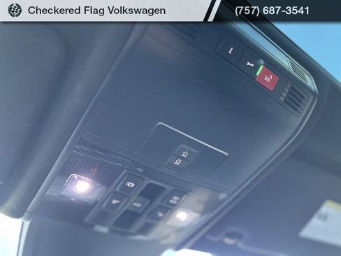 Used 2023 Volkswagen Tiguan SEL R-Line image 18