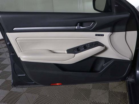 Used 2019 Nissan Altima 2.5 Platinum image 25