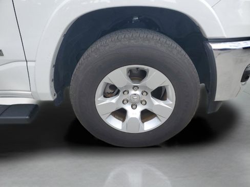 Certified 2025 RAM 1500 4x4 Crew Cab image 29