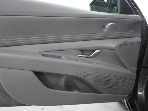 Used 2024 Hyundai Elantra SEL w/ Convenience Package FWD image 17