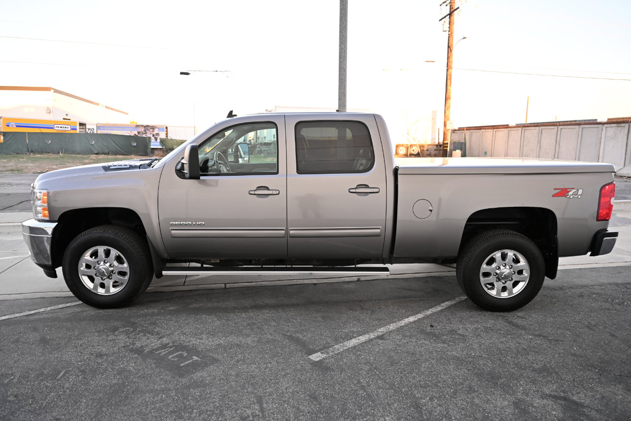 Used 2013 Chevrolet Silverado 2500 LTZ w/ LTZ Plus Package AWD/4WD image 3