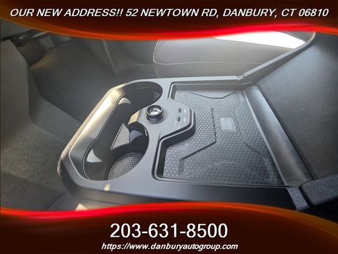 Used 2023 BMW iX xDrive50 w/ Sport Package AWD/4WD image 13