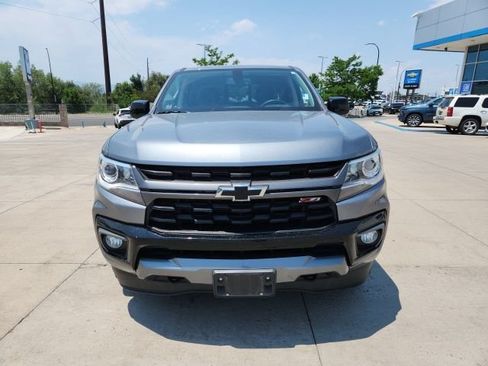 Used 2022 Chevrolet Colorado Z71 AWD/4WD image 2