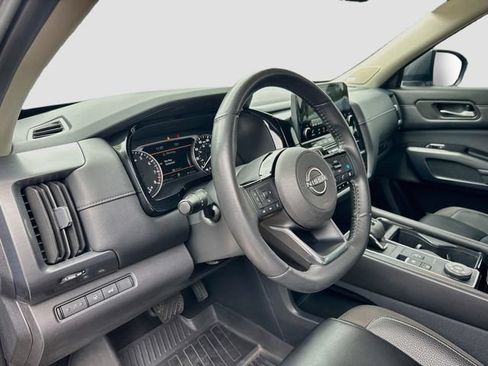 Used 2023 Nissan Pathfinder SL w/ SL Premium Package AWD/4WD image 11