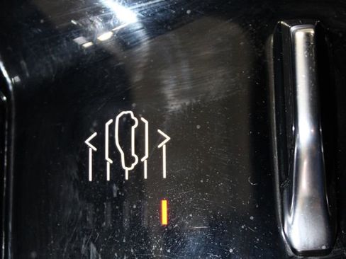 Used 2023 Jeep Wagoneer L Series III w/ Preferred Equipment Group image 59