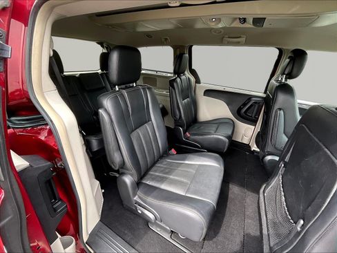 Used 2013 Chrysler Town & Country Touring-L w/ Premium Group FWD image 24