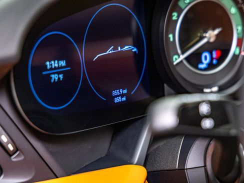 Used 2024 Porsche 911 Cabriolet image 38