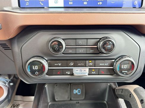 Used 2024 Ford Bronco Outer Banks AWD/4WD image 18