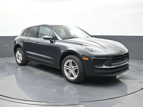 Certified 2023 Porsche Macan w/ Premium Package Plus image 19