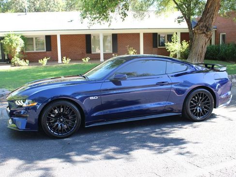 Used 2019 Ford Mustang GT Premium w/ GT Performance Package RWD image 41
