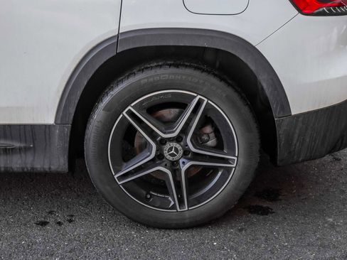 Used 2023 Mercedes-Benz GLB 250 4MATIC image 11