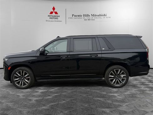 Used 2023 Cadillac Escalade ESV Sport image 8