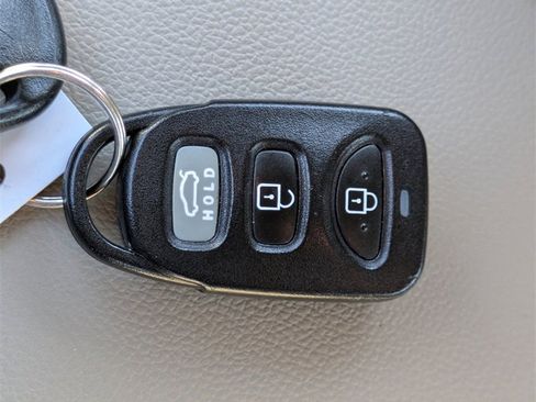 Used 2019 Hyundai Elantra SEL image 27