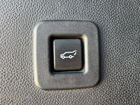 Used 2015 Ford Expedition Limited image 27