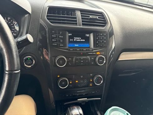 Used 2018 Ford Explorer XLT FWD image 18
