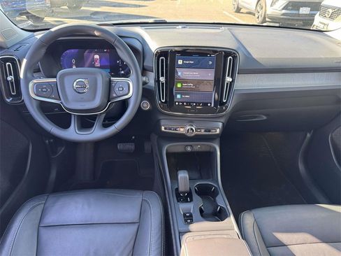 Certified 2024 Volvo XC40 B5 Core image 11