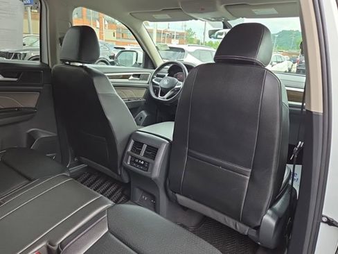 Used 2023 Volkswagen Atlas SE AWD/4WD image 17