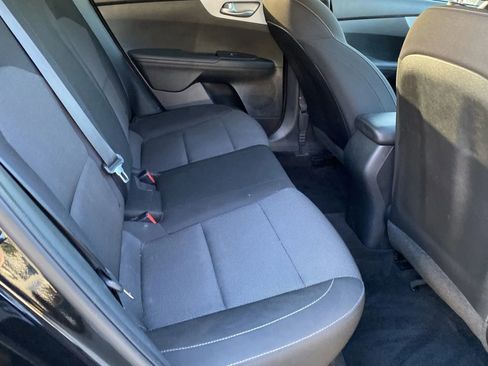 Used 2023 Kia Forte LXS w/ LXS Technology Package image 7