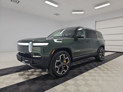 Used 2024 Rivian R1S Adventure AWD/4WD image 1