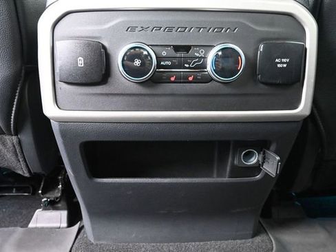 Used 2024 Ford Expedition Limited AWD/4WD image 31