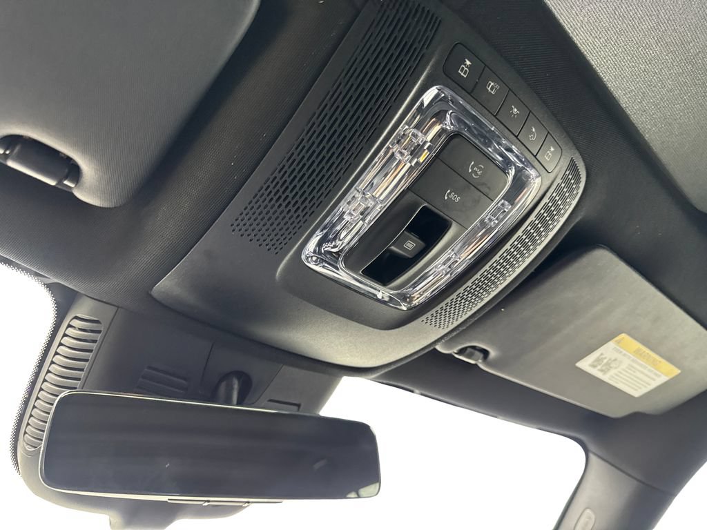 Used 2025 Mercedes-Benz GLB 250 w/ Exclusive Package image 71