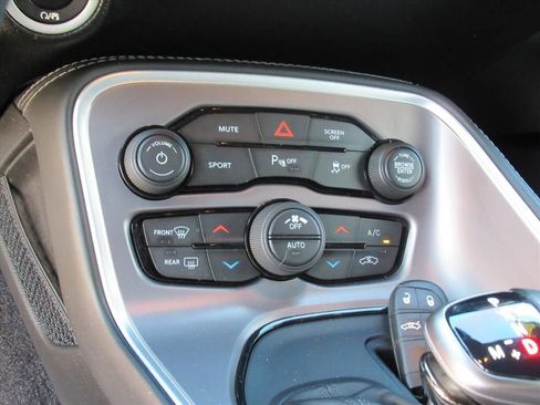 Certified 2022 Dodge Challenger R/T image 21