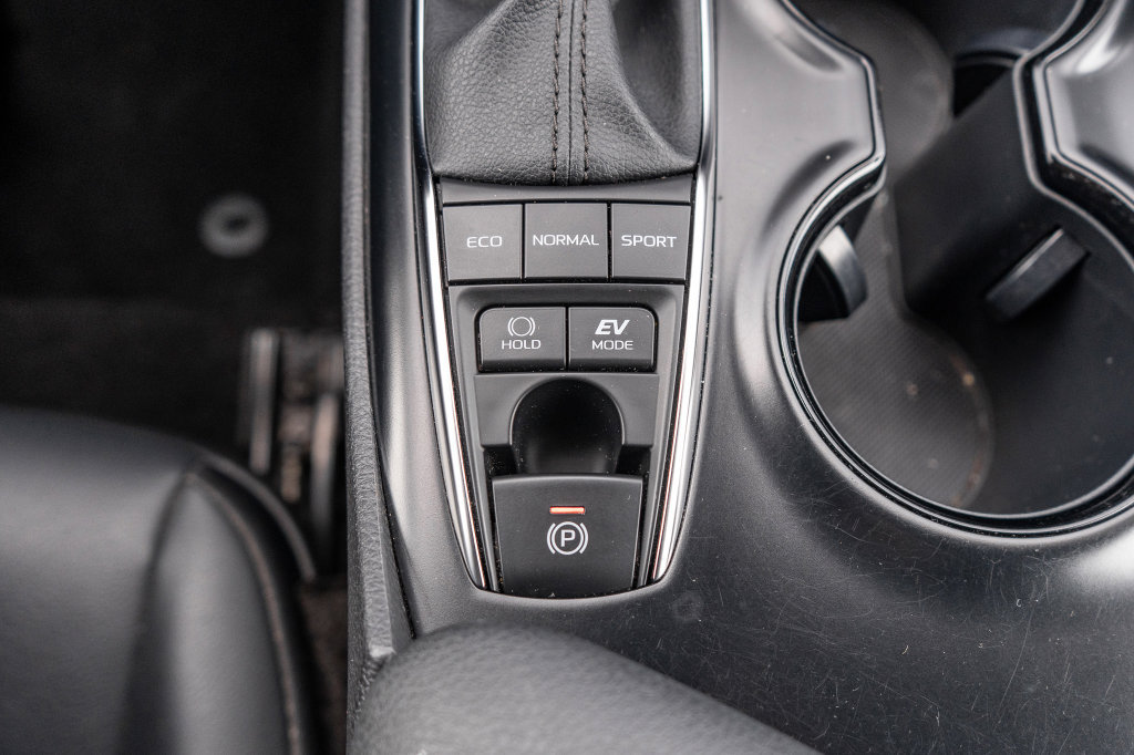Used 2020 Toyota Camry SE FWD image 26