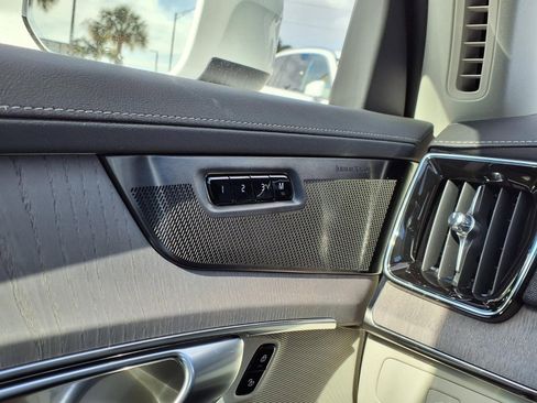 New 2026 Volvo XC90 B6 Ultra w/ Protection Package Premier image 18