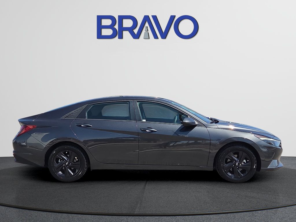 Used 2021 Hyundai Elantra SEL FWD image 5