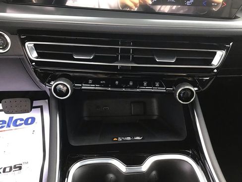 New 2026 Chevrolet Traverse LT w/ Enhanced Driving Package FWD image 42