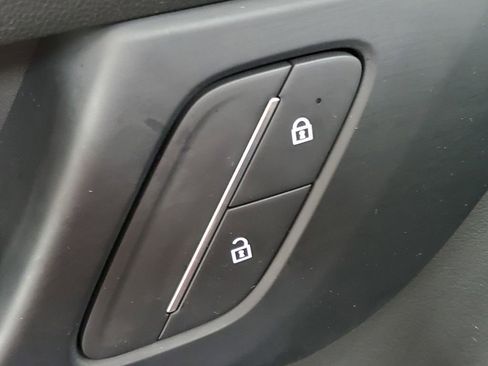 Used 2025 Buick Enclave Preferred image 26