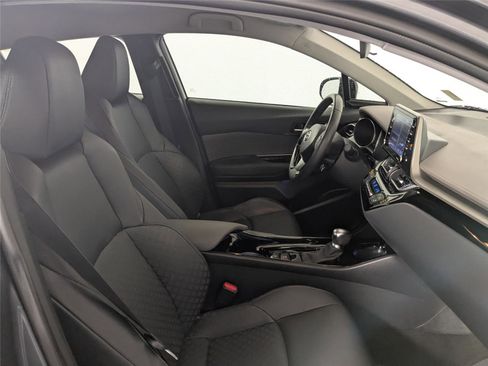 Certified 2022 Toyota C-HR Limited image 27