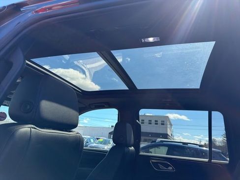 Used 2021 Chevrolet Suburban Z71 image 7