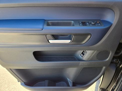 New 2025 Volkswagen ID. Buzz Pro S Plus RWD image 10